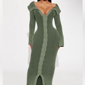 Green long sleeve maxi dress